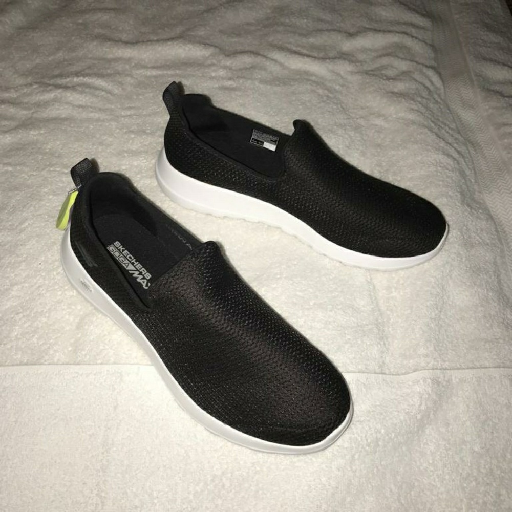 Men's black slip shoes